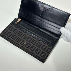 FENDI フェンディ ズッカ柄 長財布 ブラウン 二つ折り 財布 ズッカ FFロゴ キャンバス レザー 黒 茶 中古の画像