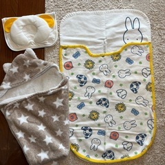 ベビー用品　おくるみ、毛布、まくら、おんぶケープなどの画像