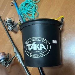 【早い者勝ち】釣竿2本　バケツセットの画像