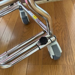 シャワー用車いすの画像