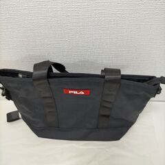  【新品未使用】FILA 　フィラ トートバッグ  黒  ショルダーバッグ　  ブラック 黒 ロゴ入り ショルダー兼用 新品タグ付き 通勤 通学 部活 ジム 　251017-7Yの画像