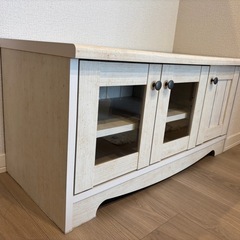テレビボードの画像
