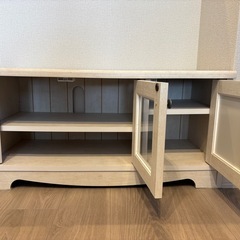 テレビボードの画像