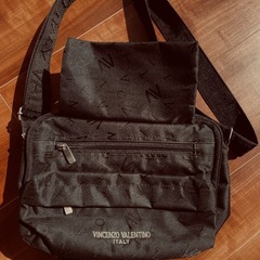譲ります☆ショルダーバッグ　黒　VINCENZO VALENTINO ITALYの画像