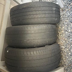 タイヤ4つセットの画像