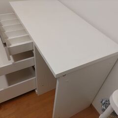 キッチンカップボード（ニトリ製）の画像
