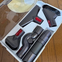 ダイソン　コードレスクリーナースタンド 限定モデル　カートリッジ10個付きの画像