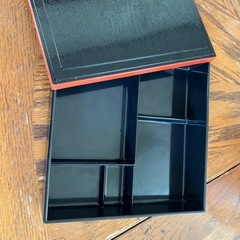 お弁当箱
の画像