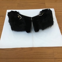 女性用ファー付きショートブーツの画像