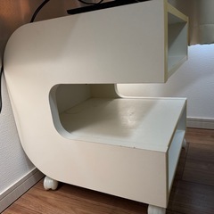 IKEAテレビ台キャスター付きの画像