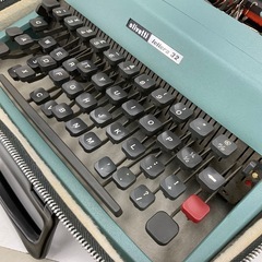 タイプライター ジャンク品　OLIVETTI lettera 32の画像