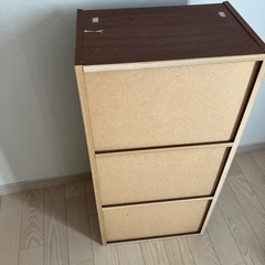 ３段ボックスの画像
