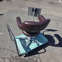 タカラベルモント スタイリングチェア Minamo ミナモ ダークブラウン 理髪店 美容 イス 家具の画像