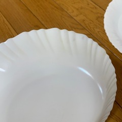 白いお皿 4枚の画像