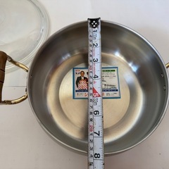 ステンレス製の両手鍋、ガラス蓋付きの画像