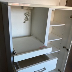 食器棚　の画像