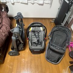 Gracoのベビーカー&チャイルドシートセットですの画像