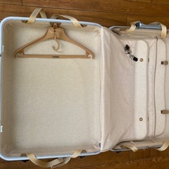 samsoniteスーツケースの画像
