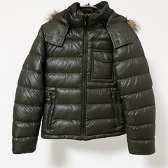 【処分価格】ユニクロ ダウンジャケット Sサイズ／カーキ系・美品・数回使用のみ（800円）の画像