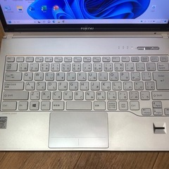 🔵富士通13.3インチSH90/高性能i5第四世代/メモリ8GB/Win11pro/SSD256gb/超解像度/Office2021/アプリ多数すぐ使える の画像