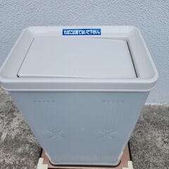 【未使用】イトーヨーカドー？のゴミ箱の画像