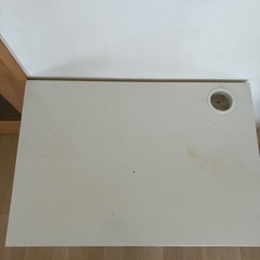 パソコンデスクの画像
