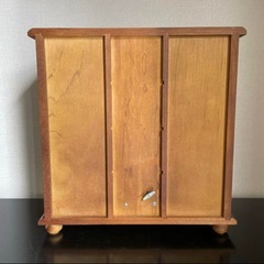 アンティーク　アクセサリーチェストの画像