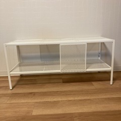 IKEA ホワイトスチール製　テレビ台の画像