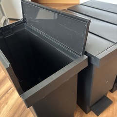 【取引済】ニトリ 両開きゴミ箱3個セットの画像