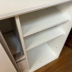 食器棚　コンセント付きの画像