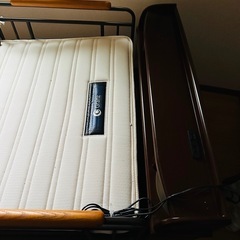 10/19(日)or10/21(火) 手渡し　Granz 電動ベッドの画像
