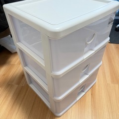 プラスチック製収納ボックスの画像
