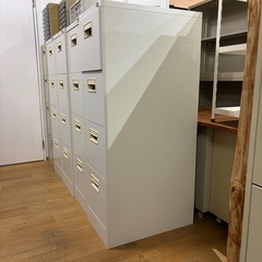 4段 ファイリング メタル キャビネットの画像