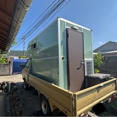 コバック社製 トラベルハウス トラックキャンピング まだまだ新しい令和1年製造 冷暖房エアコン 自作2段ベッド 外部電源 DIYで自分色に！の画像