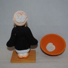 [1616J] お坊さんの置物　永平寺　陶器　僧侶　高さ14cm の画像