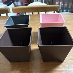フラワーアレンジメント用の花器
の画像