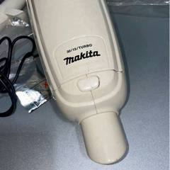 マキタ　コードレスクリーナー　掃除機の画像