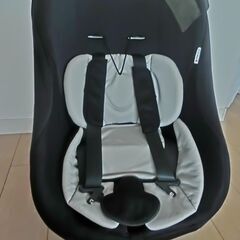 【交渉中】チャイルドシート　タカタ TAKATA　新生児～体重18kg ４歳頃まで　説明書ありの画像