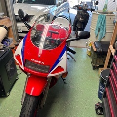 (お話中まだ未決)nsr250r mc28 SE　1994年式　乾式クラッチ　フルオリジナル　　プロアーム　事故転倒右側外装損傷　機関関係問題なし の画像