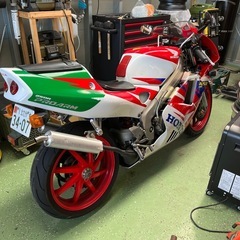(お話中まだ未決)nsr250r mc28 SE　1994年式　乾式クラッチ　フルオリジナル　　プロアーム　事故転倒右側外装損傷　機関関係問題なし の画像