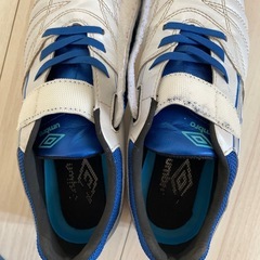 umbro 室内サッカーシューズ
の画像