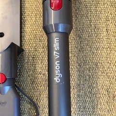 中古　dyson ダイソン V7 slim 　の画像