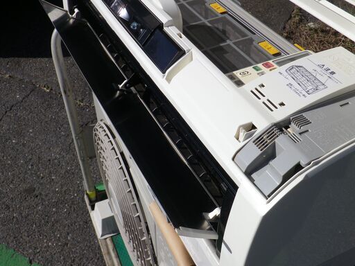 お取引き中◆日立 白くまくん 　おもに6～8畳用 2.2kW フィルター自動掃除 内部クリーン  RAS-E22J-W　2019年