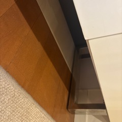 白の収納キャビネットの画像