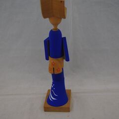 [1617] 日本人形　青色　木製　木工細工　木彫り　郷土品　昭和レトロ　置物の画像
