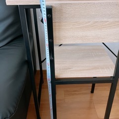 机と椅子の画像