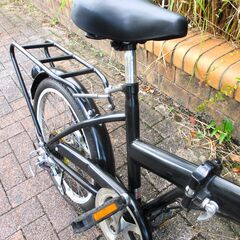 中古自転車 ミニサイクル 折り畳み 自転車 6段ギア 20インチ ブラック 通勤 通学 近所のお出掛けなどにの画像