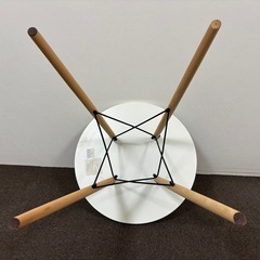 IKEA丸テーブルの画像