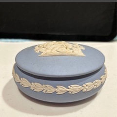 ウェッジウッド　WEDGWOOD ジャスパー　アポロボックス　小物入れアクセサリーケース花柄薔薇2個セット　ハート柄　廃盤品　 の画像