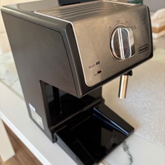 De'Longhi (デロンギ) エスプレッソメーカー ECP3220J-BKの画像